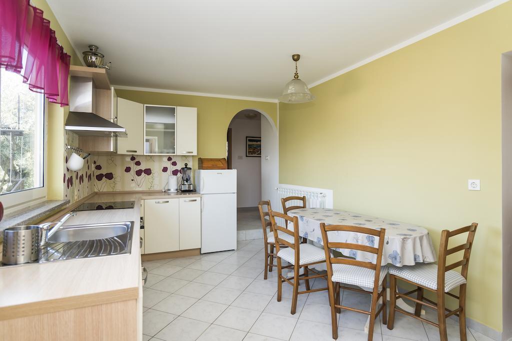 Apartments & Rooms Buoni Amici Murine 객실 사진