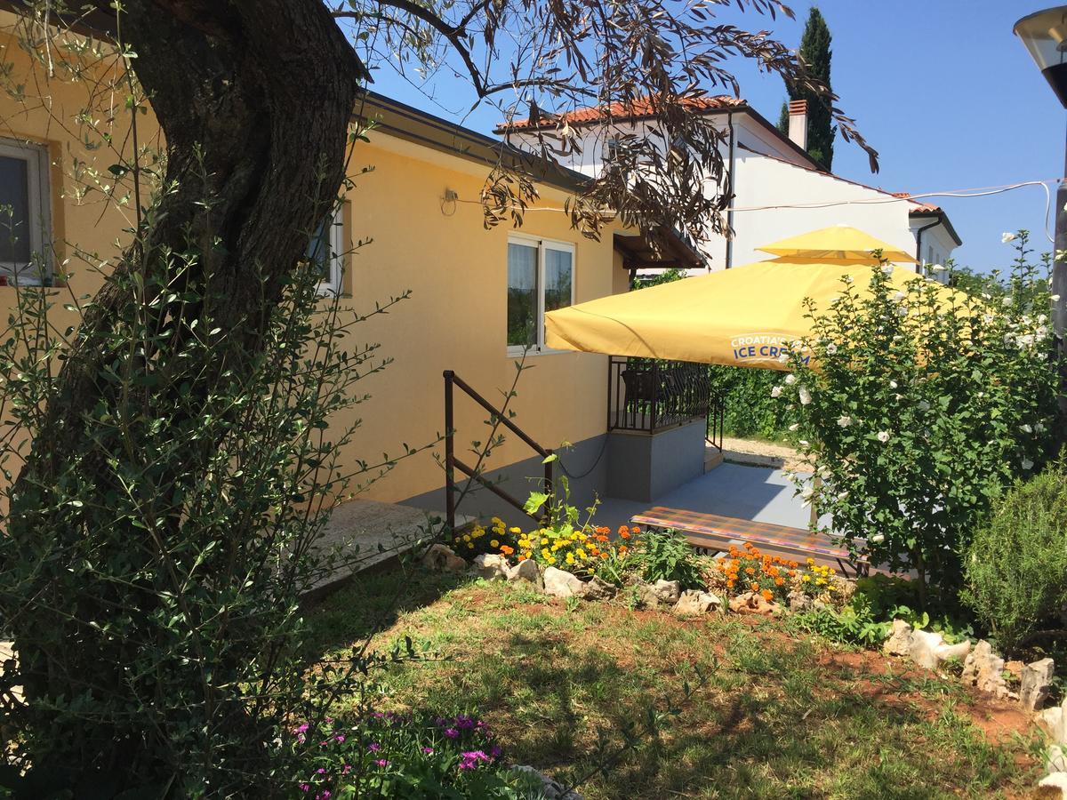 Apartments & Rooms Buoni Amici Murine 외부 사진